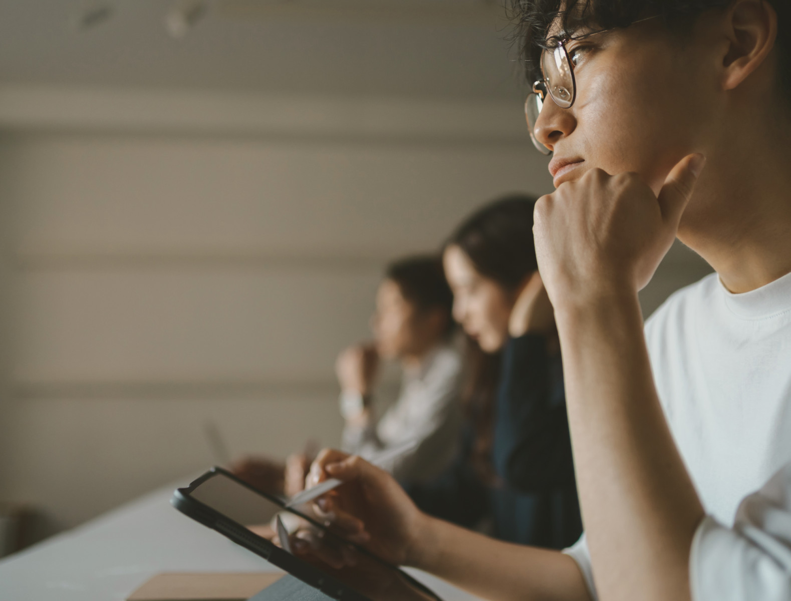 勉強している人たち